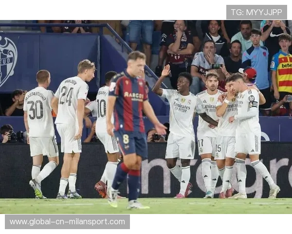 皇马和巴萨争抢小魔兽中锋，埃永是进攻桥头堡，皇马和巴萨传奇比赛